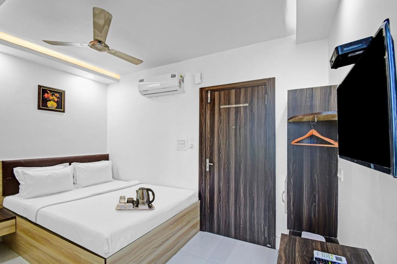 Oyo Townhouse 779 Gods County Hotel ธาราพิธ ภายนอก รูปภาพ