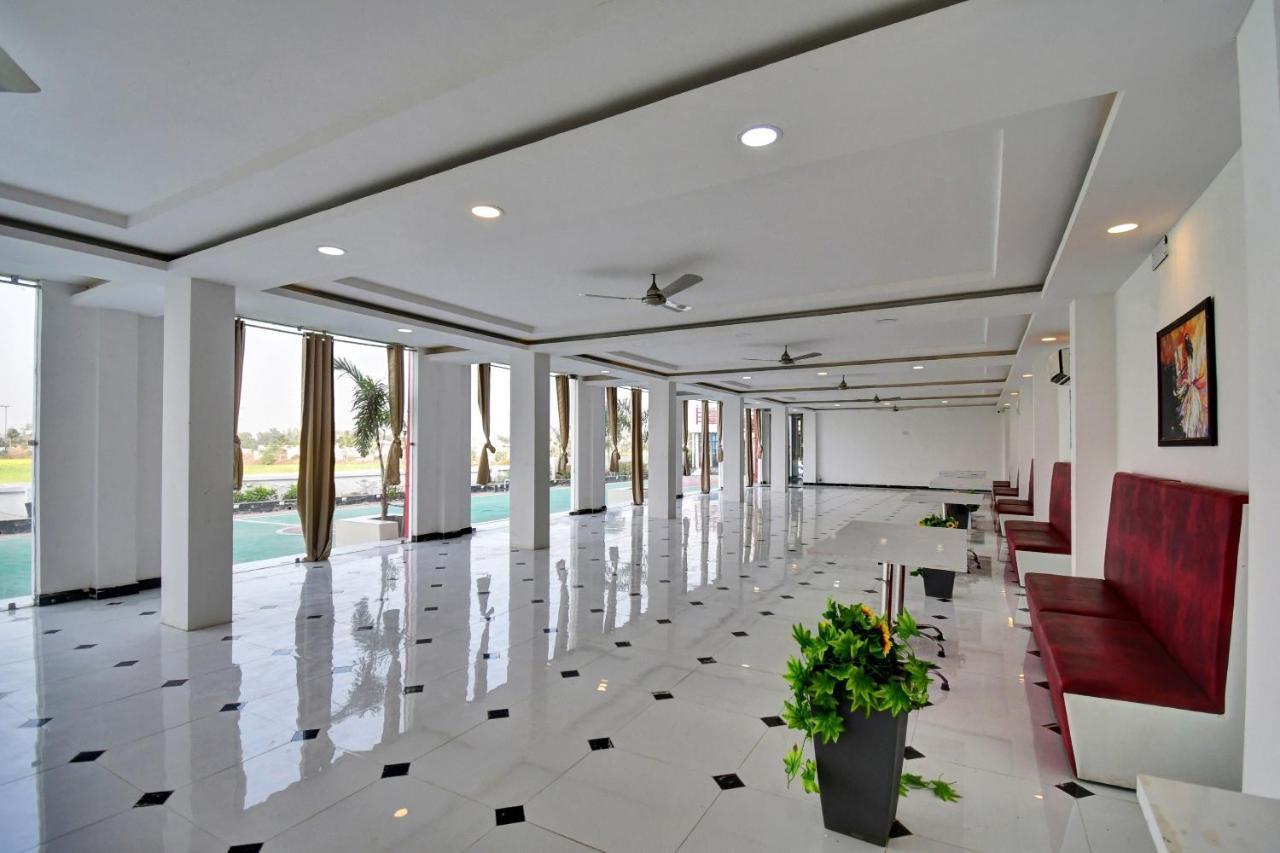 Oyo Townhouse 779 Gods County Hotel ธาราพิธ ภายนอก รูปภาพ