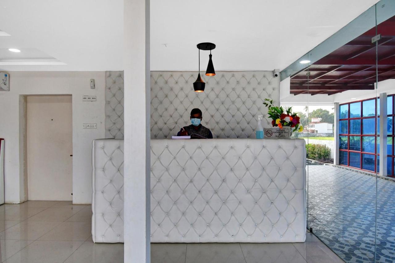 Oyo Townhouse 779 Gods County Hotel ธาราพิธ ภายนอก รูปภาพ