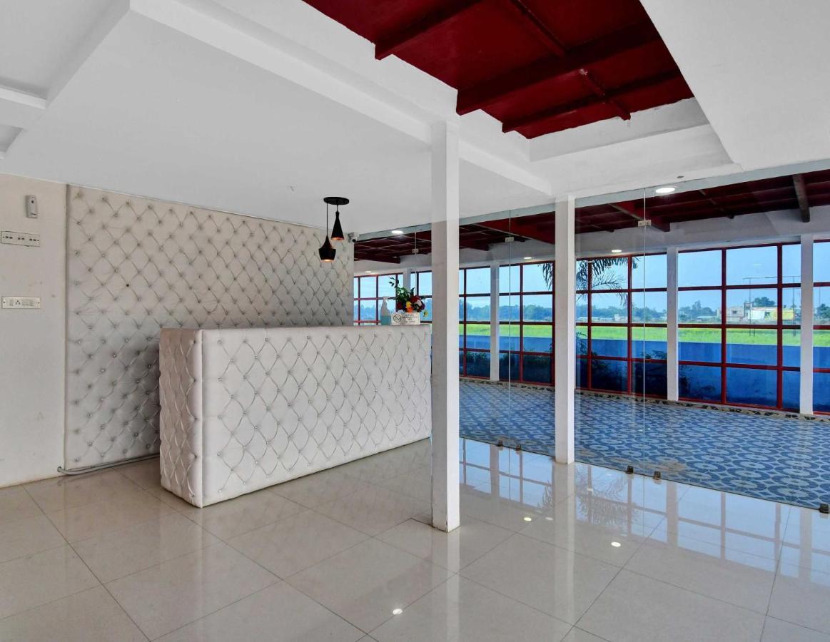 Oyo Townhouse 779 Gods County Hotel ธาราพิธ ภายนอก รูปภาพ