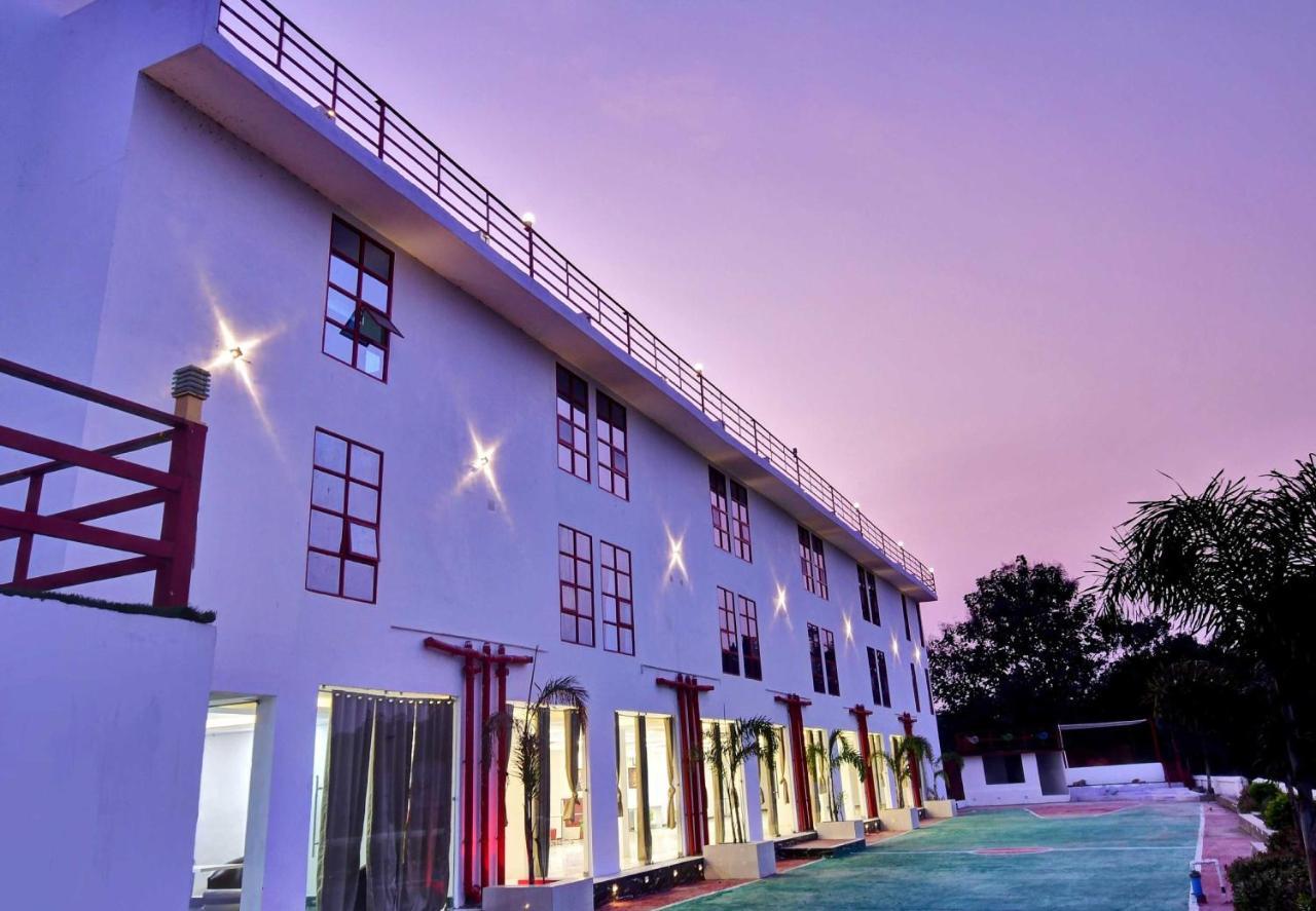 Oyo Townhouse 779 Gods County Hotel ธาราพิธ ภายนอก รูปภาพ