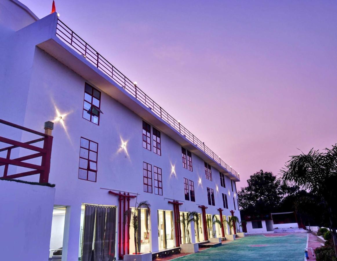 Oyo Townhouse 779 Gods County Hotel ธาราพิธ ภายนอก รูปภาพ